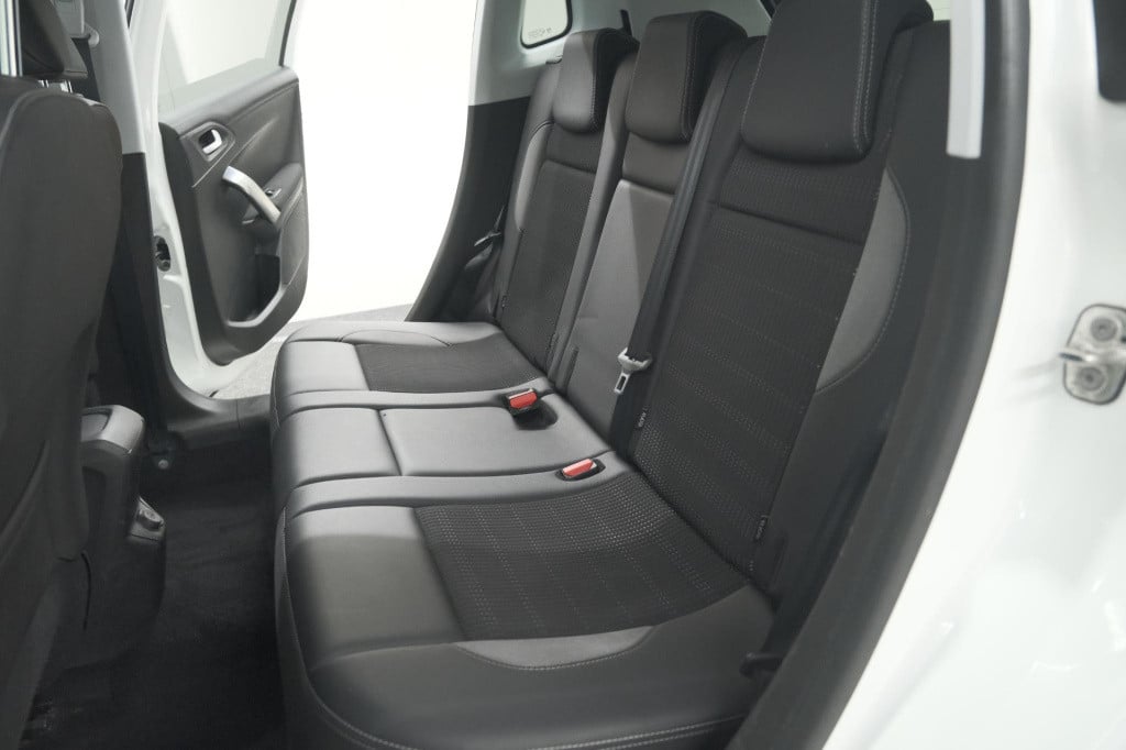 Peugeot 2008 puretech 130 allure | camera | apple carplay | parkeersensoren