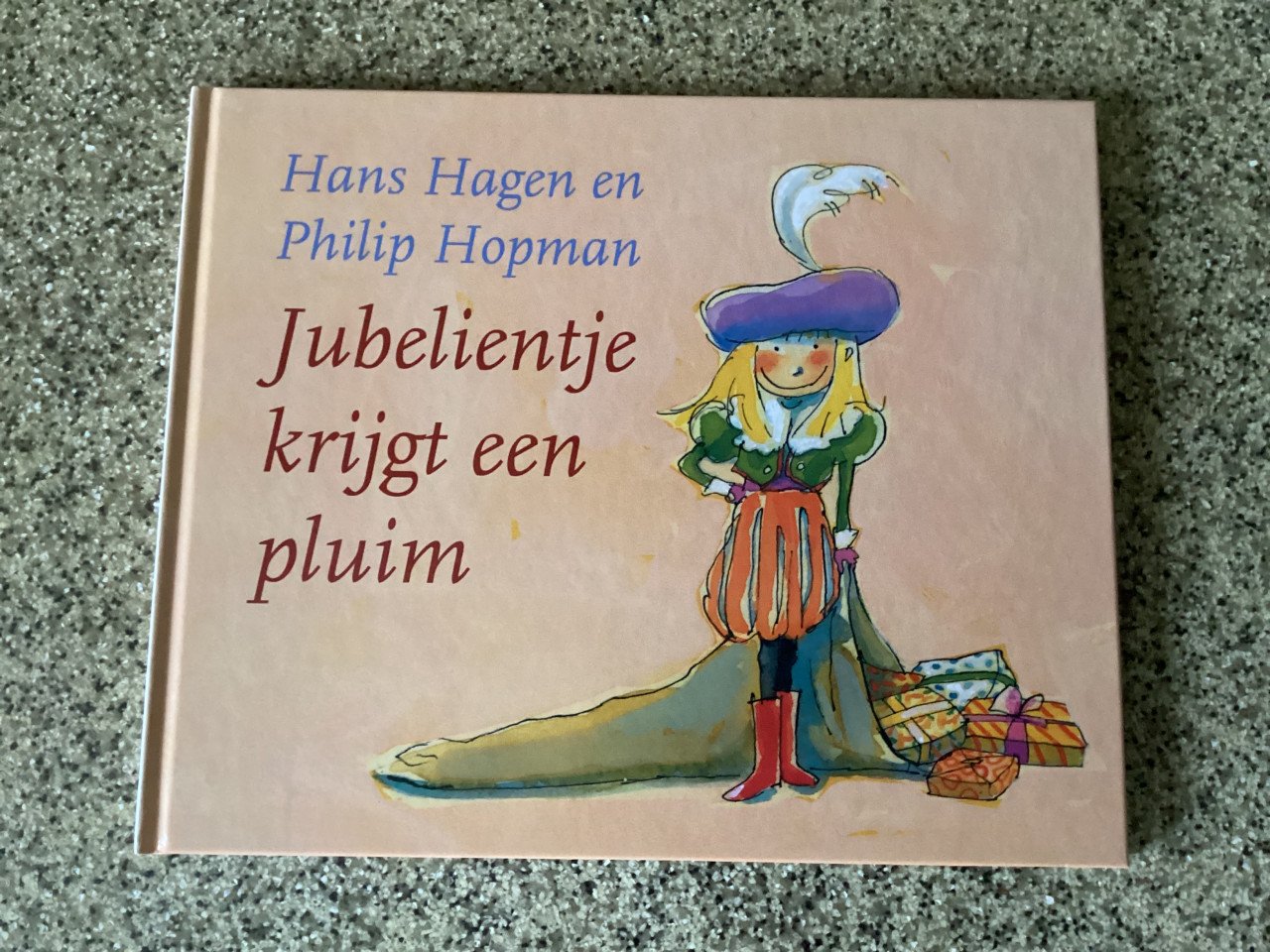 Een stapeltje verschillende kinderboeken.   19 stuks.