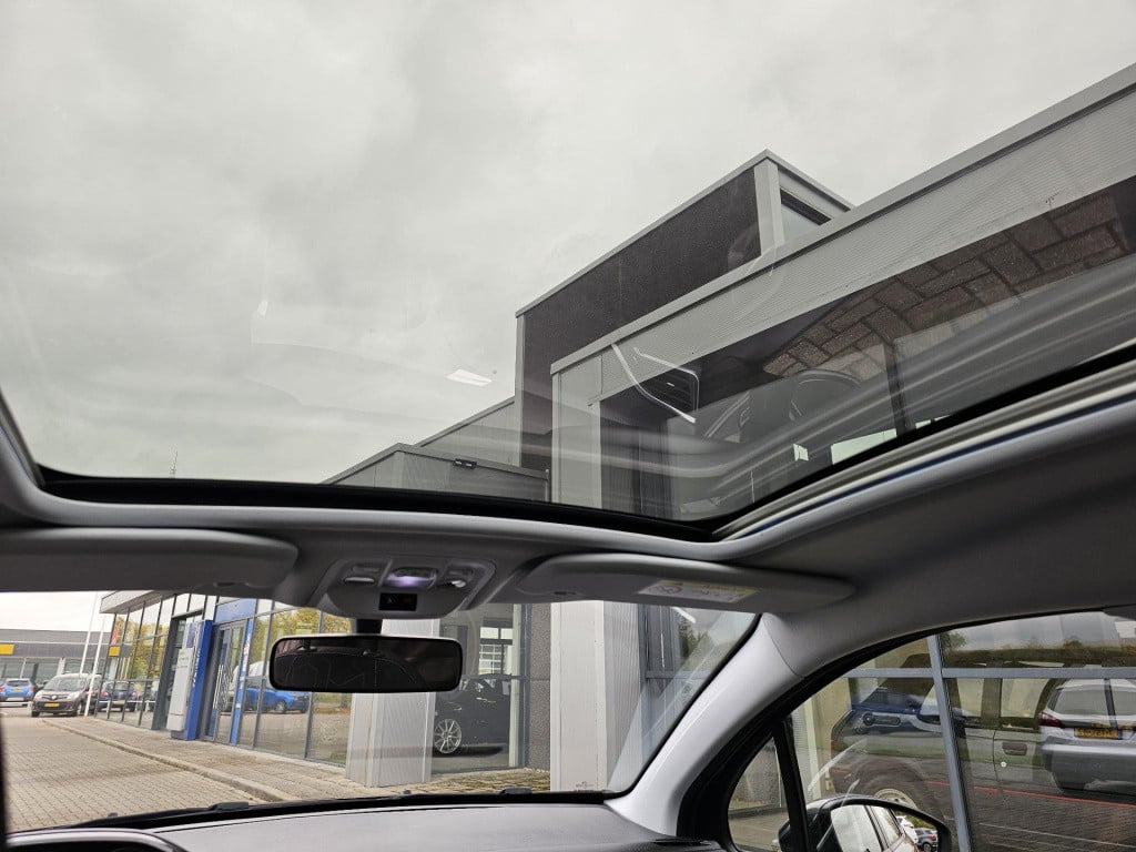 Peugeot 2008 1.2 puretech blue lion