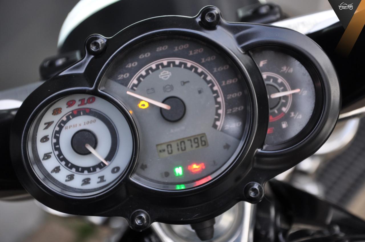 Harley Davidson VRSCF V-ROD MUSCLE 5HD 10800 kilometers!