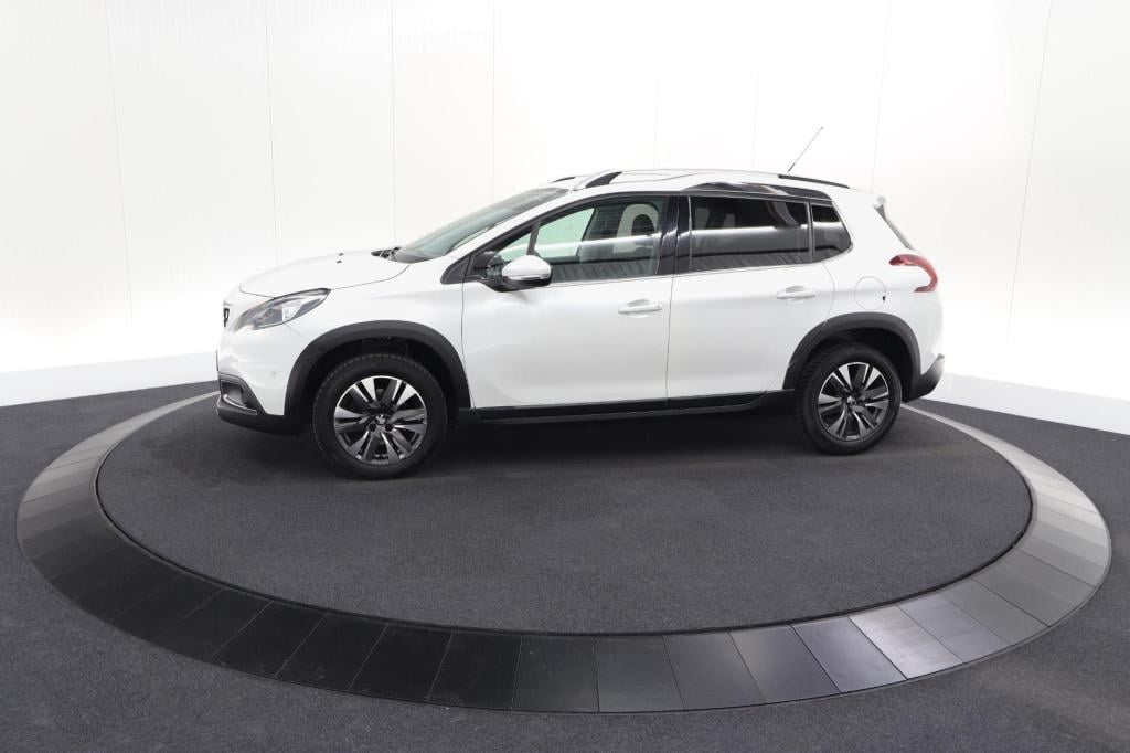Peugeot 2008 puretech 110 eat6 allure | trekhaak | apple carplay | parkeers