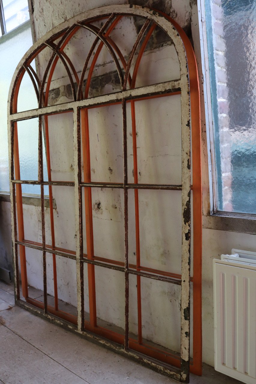Antieke gietijzeren kerkramen / stalramen 2 stuks 150 x 186