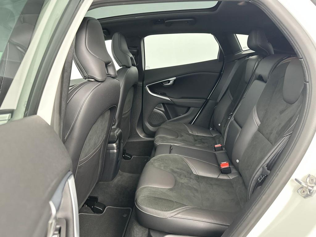 Volvo V40 t3 153pk aut6 polar+ sport| pano| camera| h&k sound| dab+