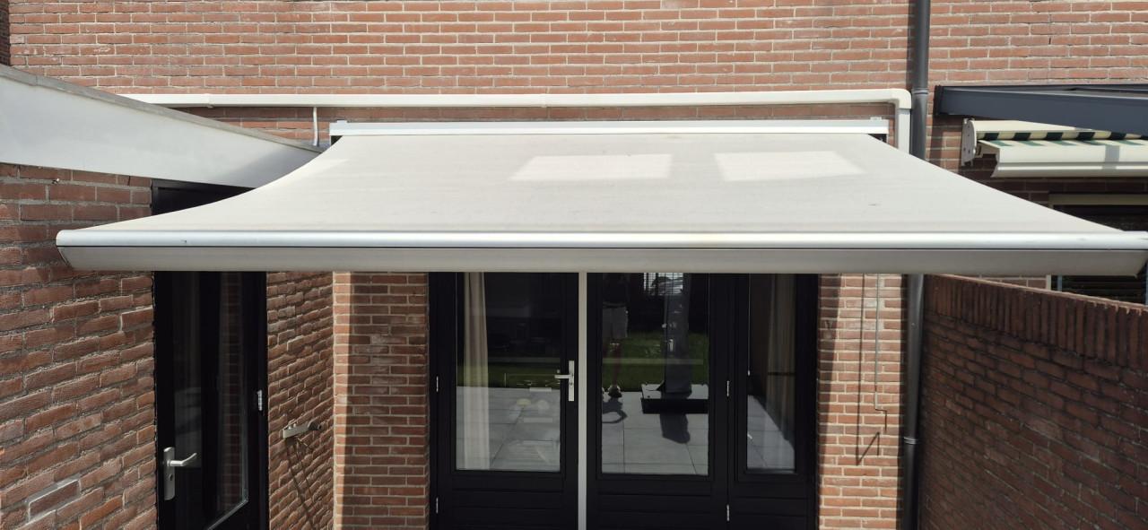 Gratis zonnescherm 3m *GERESERVEERD*