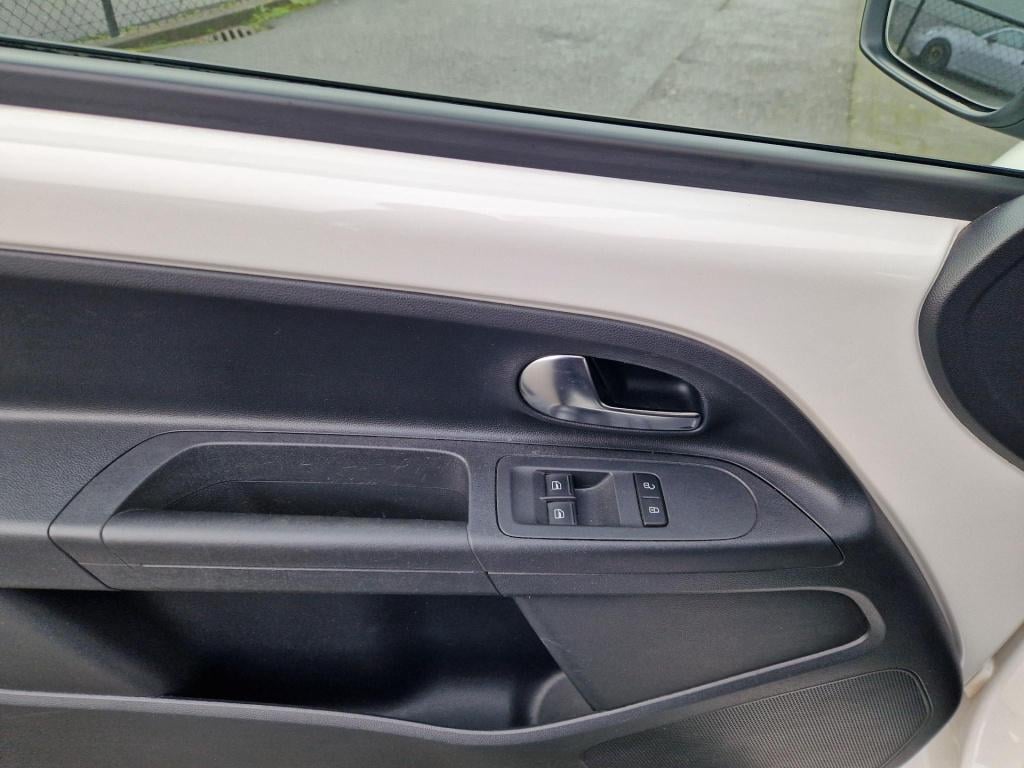 Seat Mii 1.0 mii by cosmopolitan