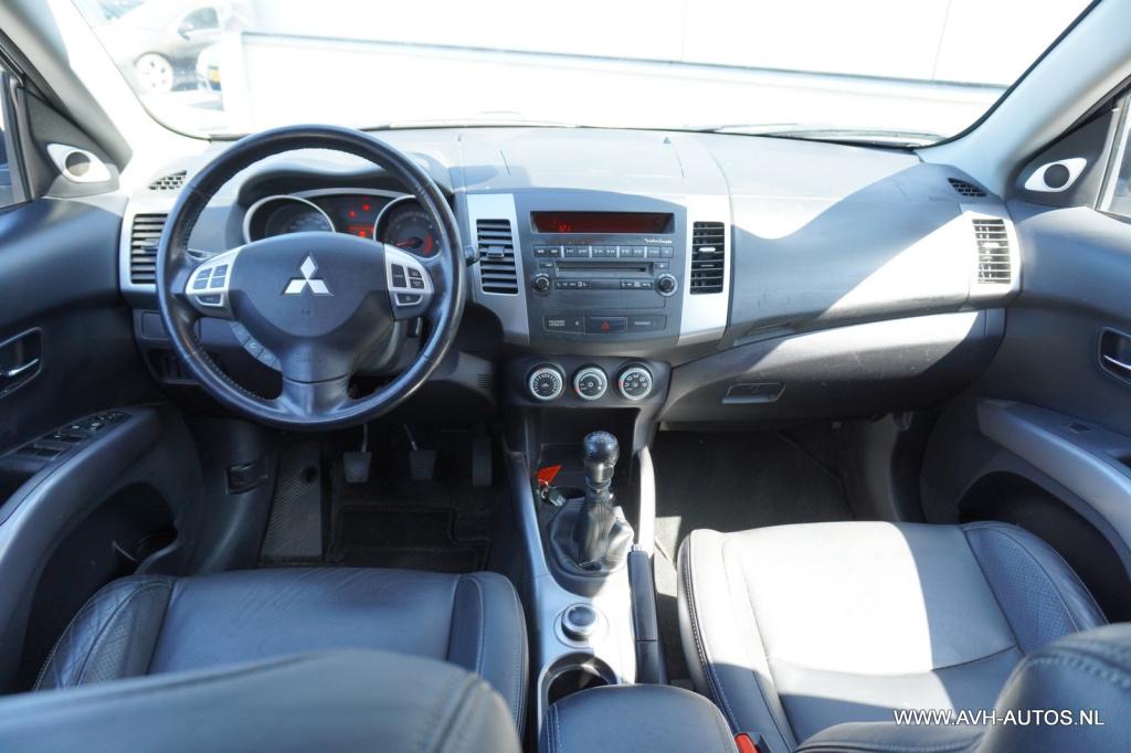 Mitsubishi Outlander 2.2 di-d instyle