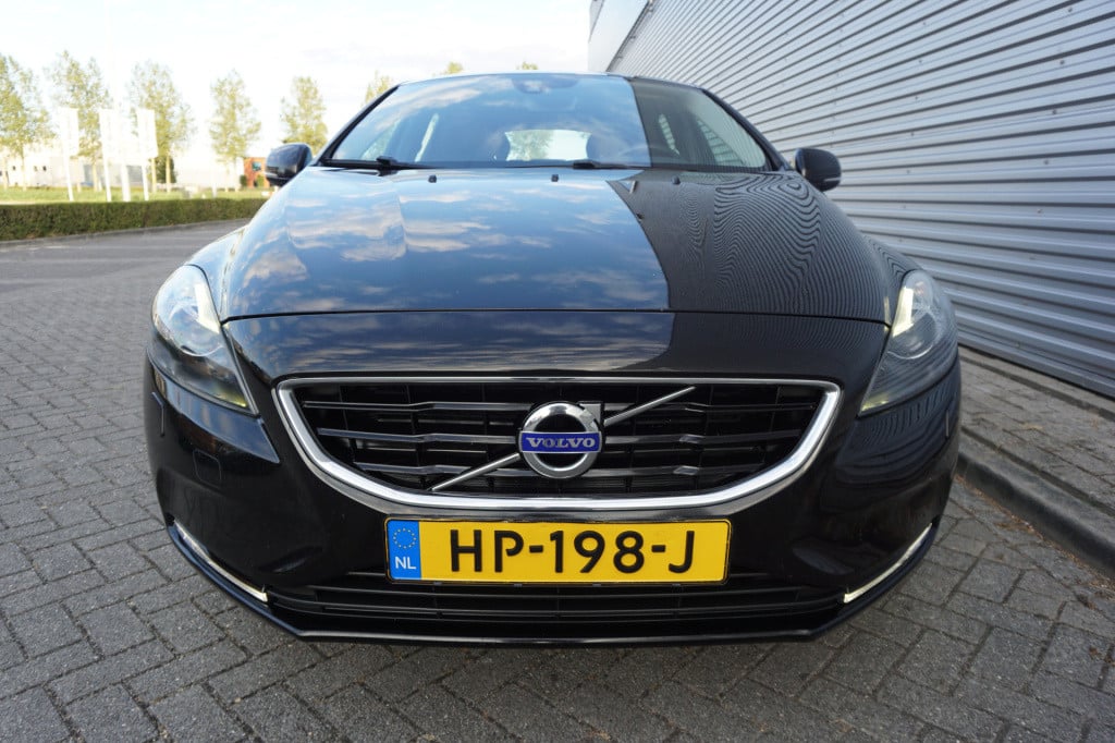 Volvo V40 2.0 d2 ocean race business airco / navi / camera / leder / cruise