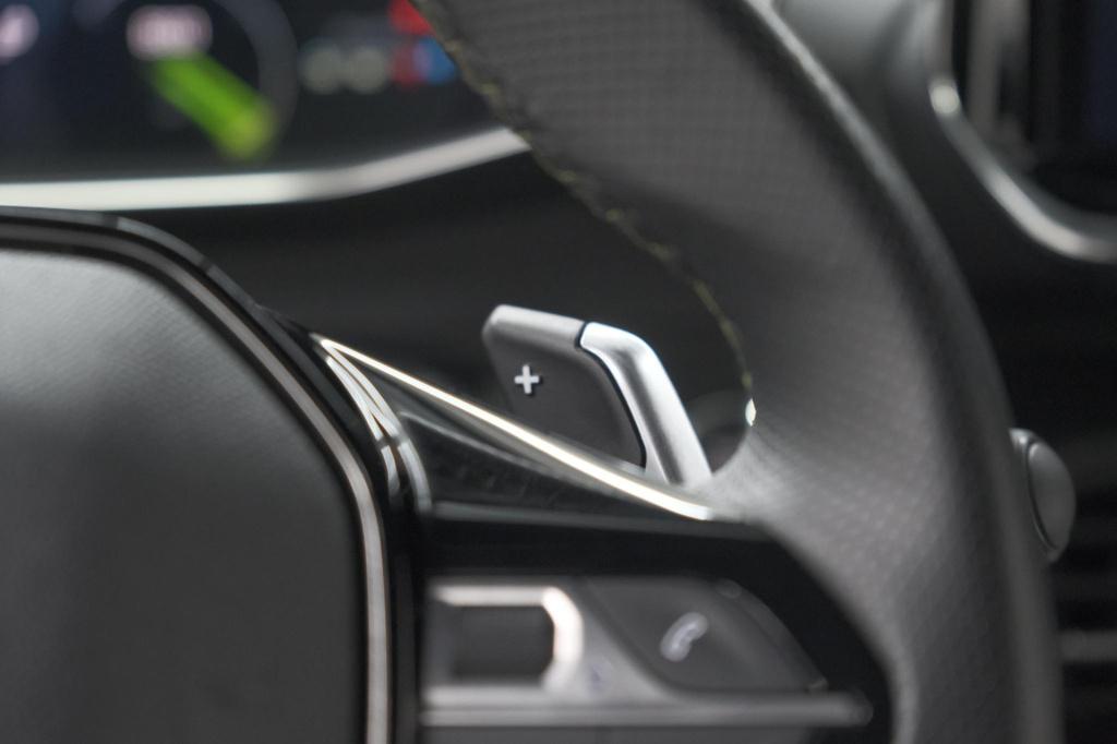 Peugeot 2008 puretech 130 eat8 gt | camera | apple carplay | parkeersensore