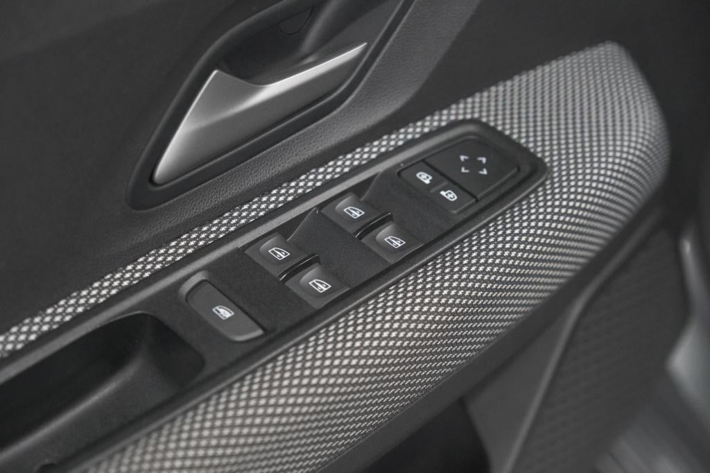 Dacia Jogger 1.6 hybrid 140 expression | 7 zitplaatsen | apple carplay | pa