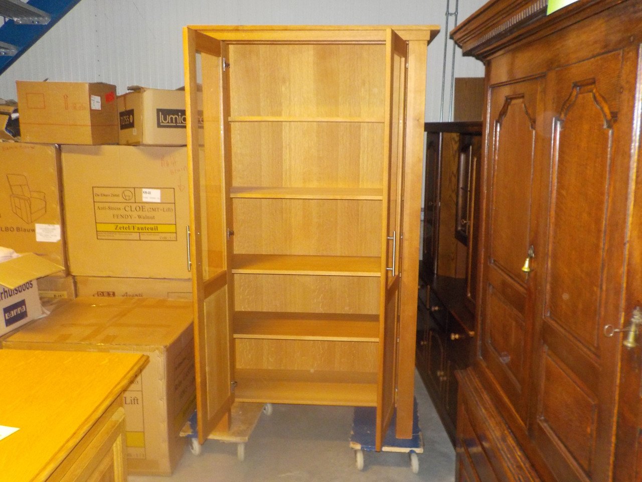 In bijna nieuw staat mooi massief wandmeubel