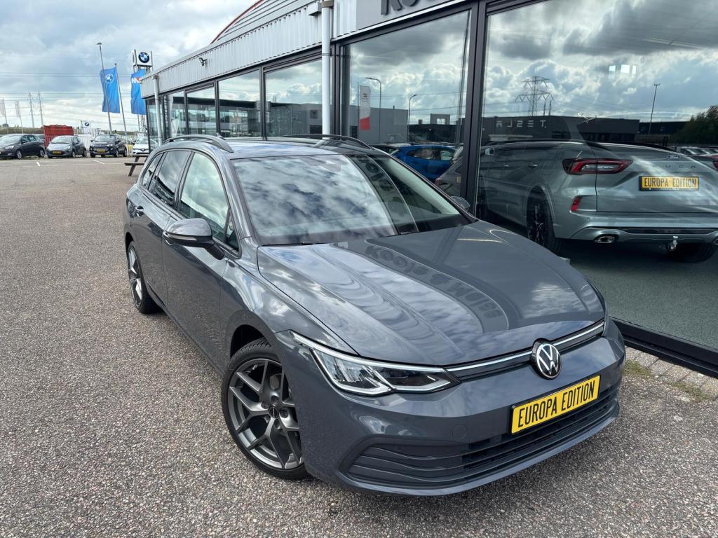 Volkswagen Golf tsi 110pk life, elektrische trekhaak, carplay