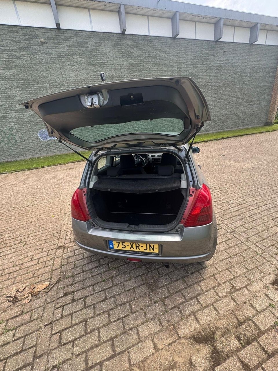 🚗 Te koop: Suzuki Swift uit 2007 – Lelijk maar loyaal 🚗