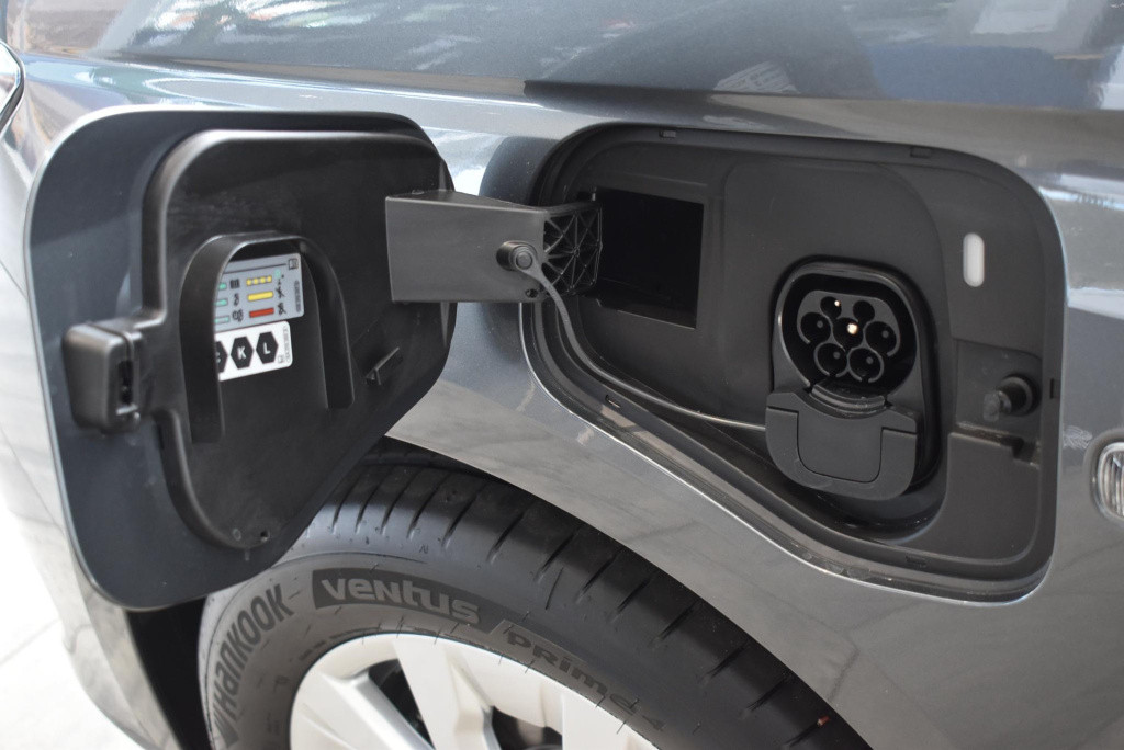 Ford Transit Connect 1.5 ecoboost phev l2 limited | uit voorraad leverbaar!