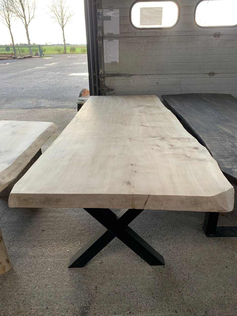 BOOMSTAM tafels planken tafelbladen decoratie badkamer keuken wandplanken