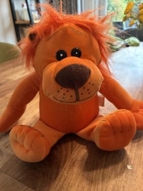 Origineel kraamkado Oranje knuffel leeuw