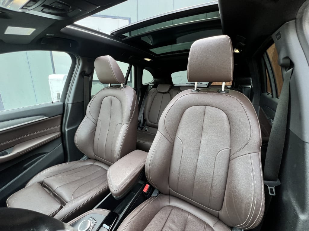 BMW X1 sdrive18i high executive - xline | leder | panorama | sportstoel | n