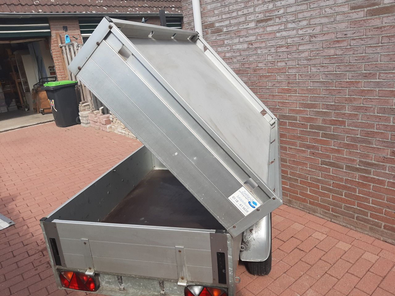 Te koop nette mooie aanhanger gesloten met klep
