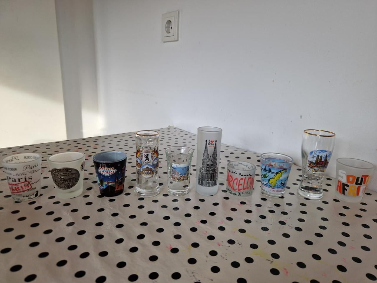 Shotglaasjes, bierglazen en nog wat souvenirs
