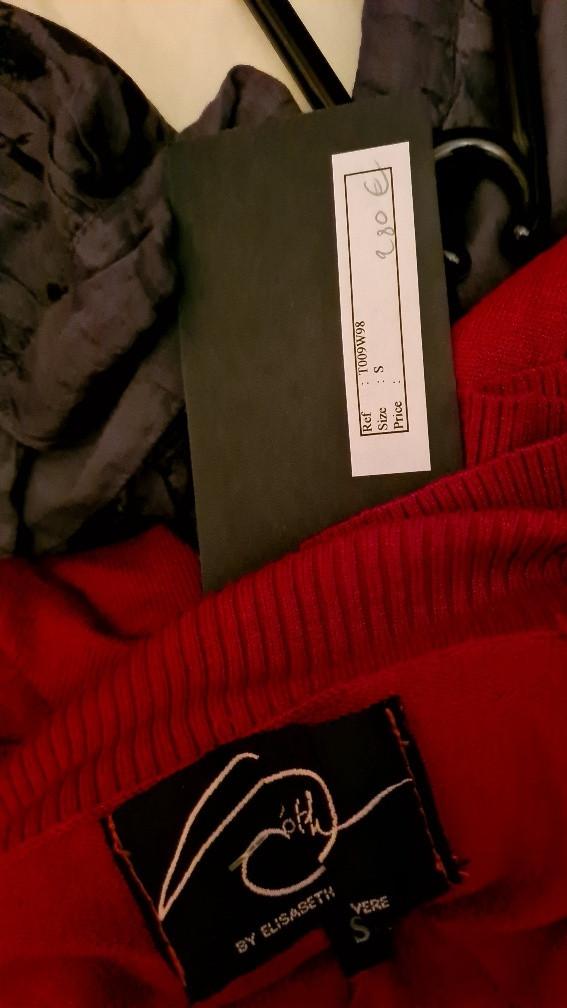 SÁBETH: Nieuw fijn gebreid trui/jurkje dieprood 100% zijde S+M+L € 280