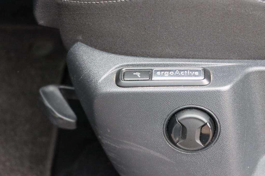 Volkswagen Tiguan 1.4 tsi comfortline business r | panoramadak | trekhaak |