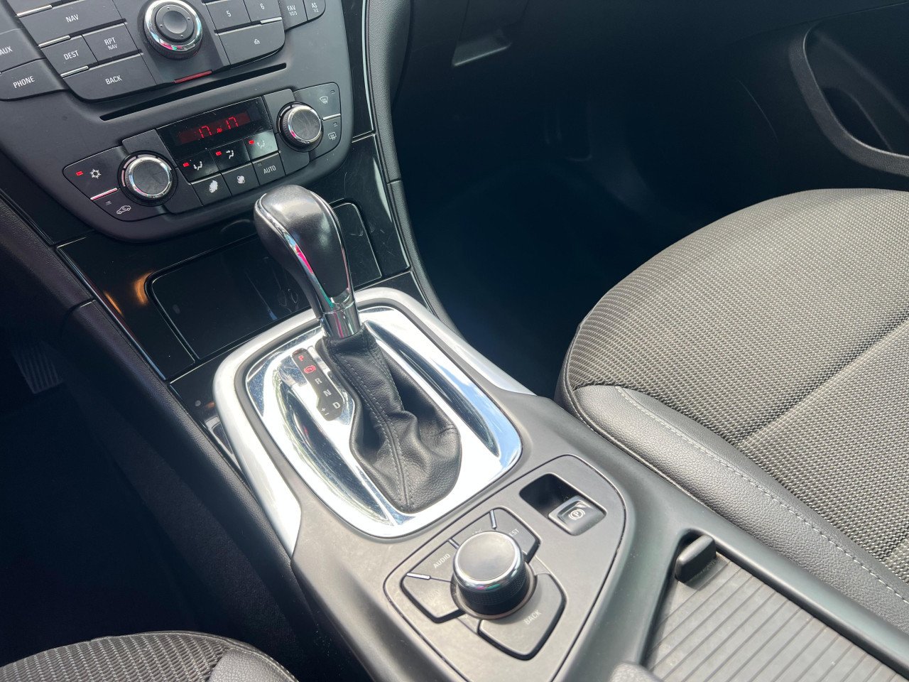 Opel Insignia 2.0 T Cosmo-AUTOMAAT/NAVI/HALFLEER