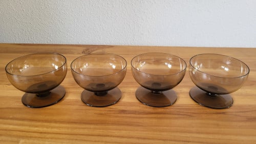 Set v 4 lage coupes/glaasjes dun rookglas