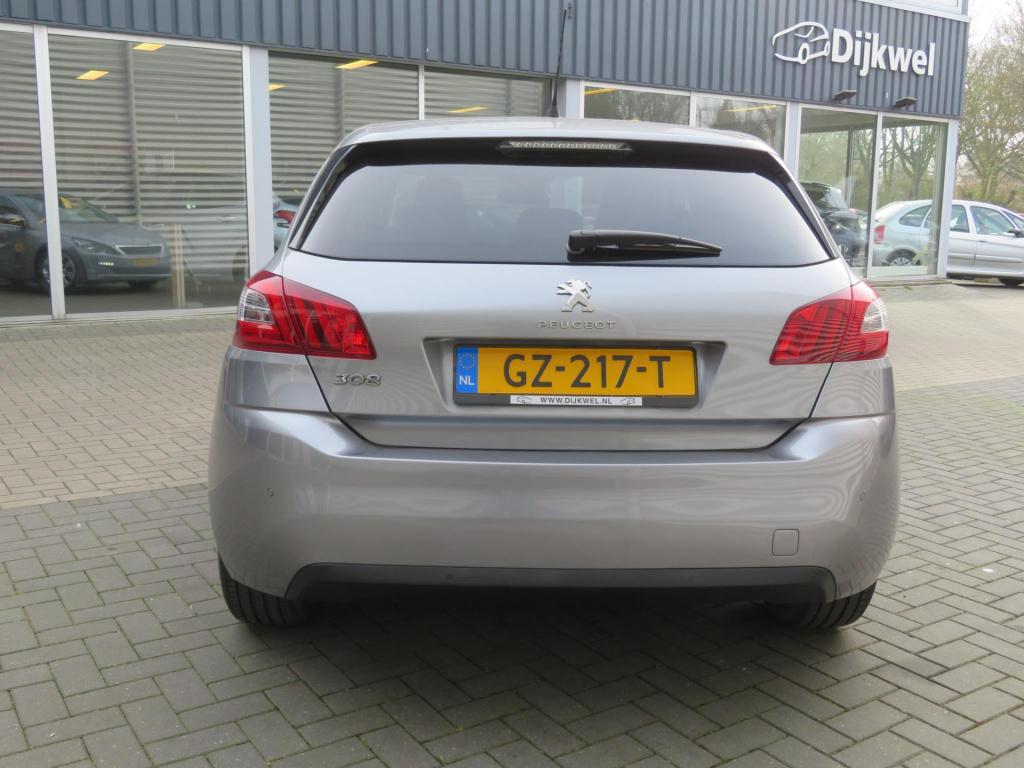 Peugeot 308 1.2 110 style clima/nav/lmv