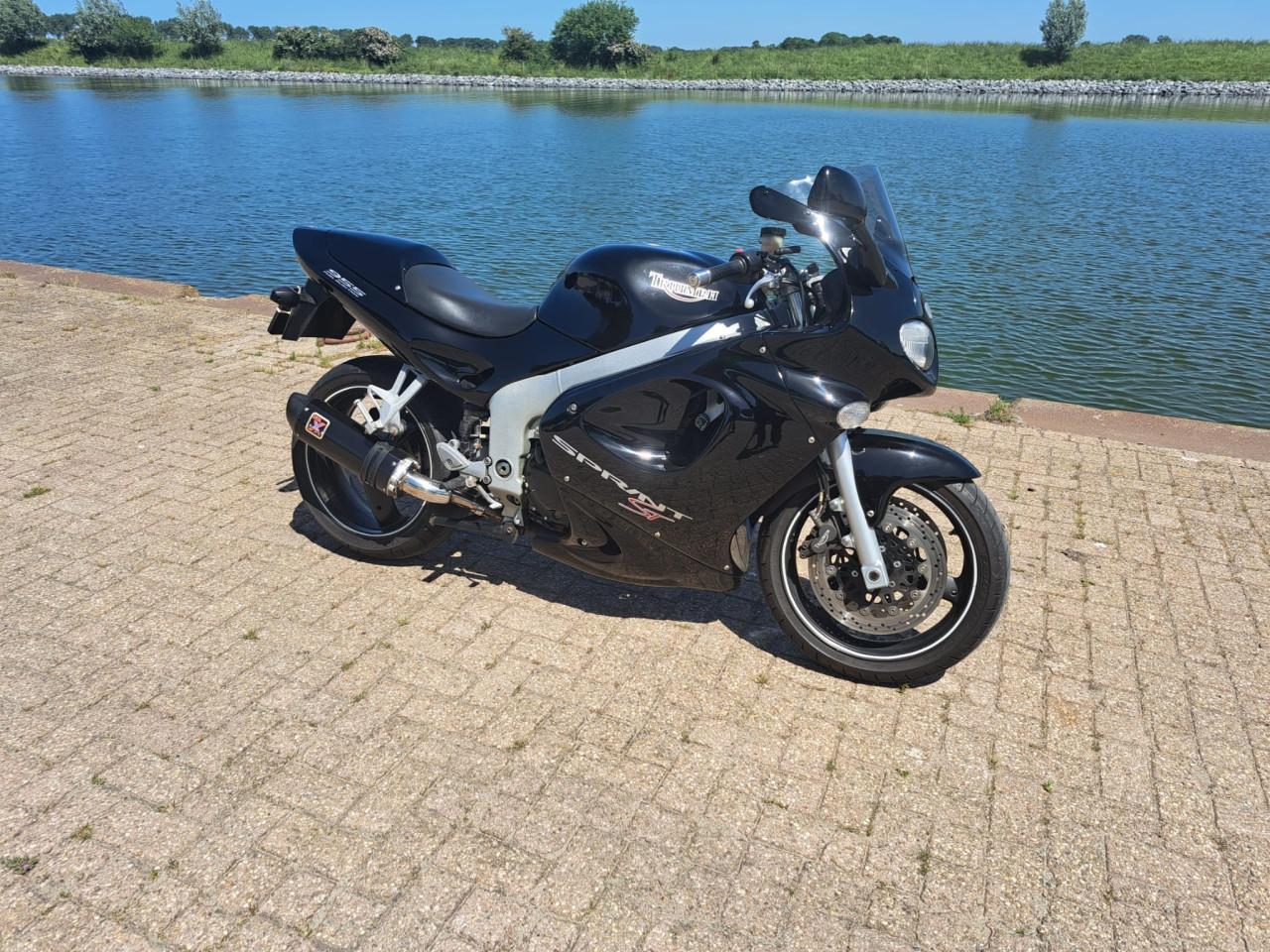 Triumph Sprint ST 955i ST inruiler (opknapper)