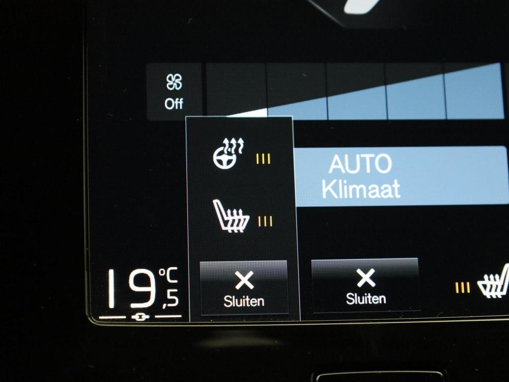 Volvo XC40 1.5 t4 recharge inscription expression | automaat | apple carpla