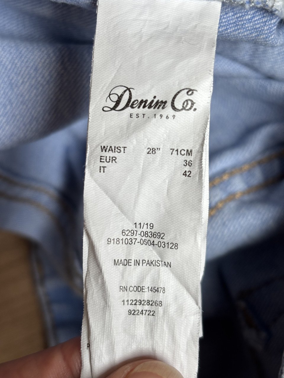 Denim Co dames korte spijkerbroek maat 28. (38/40)