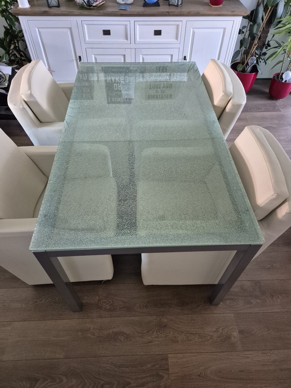 Gratis eettafel en salontafel