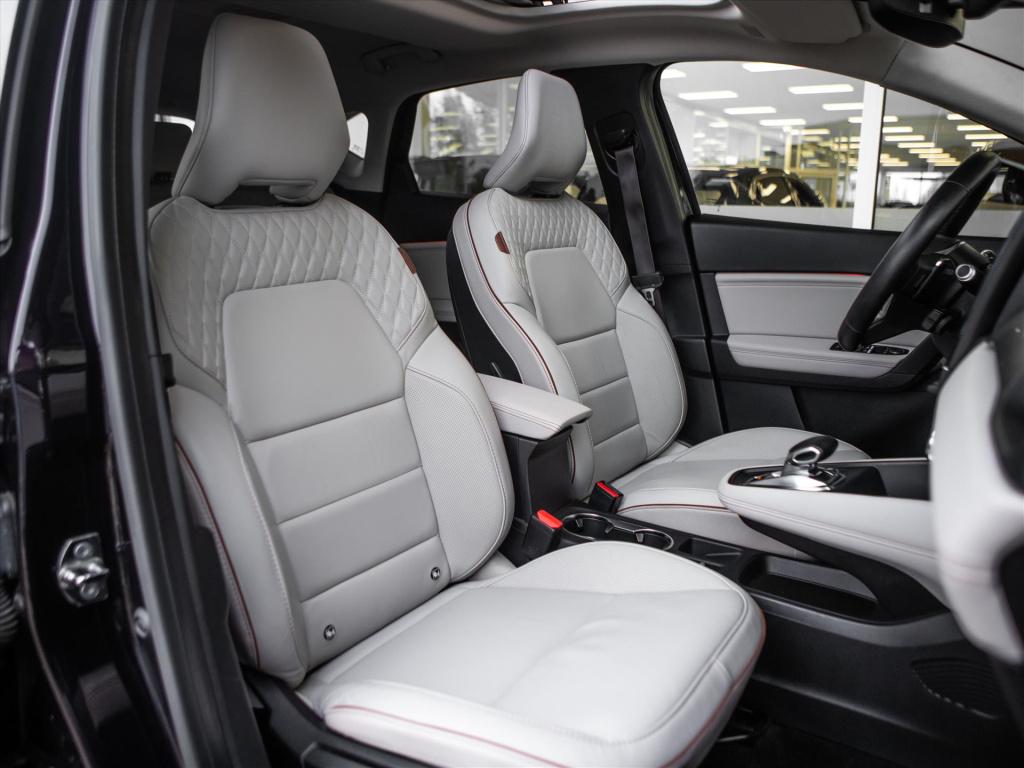 Renault Captur tce 155 initiale paris | automaat | bose | leder interieur |