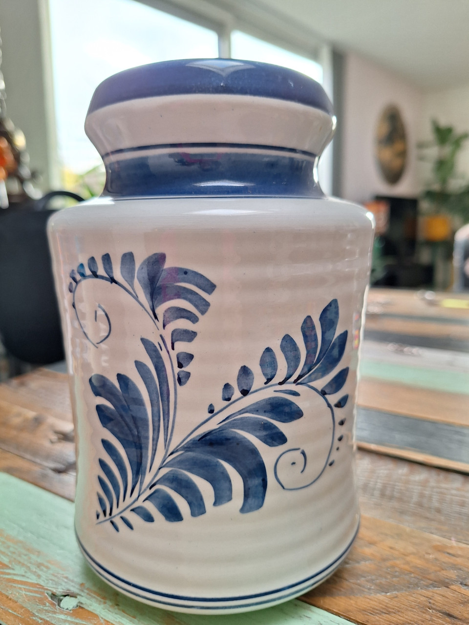 Handgeschilderde Delfts Holland vaas (nummer 492)