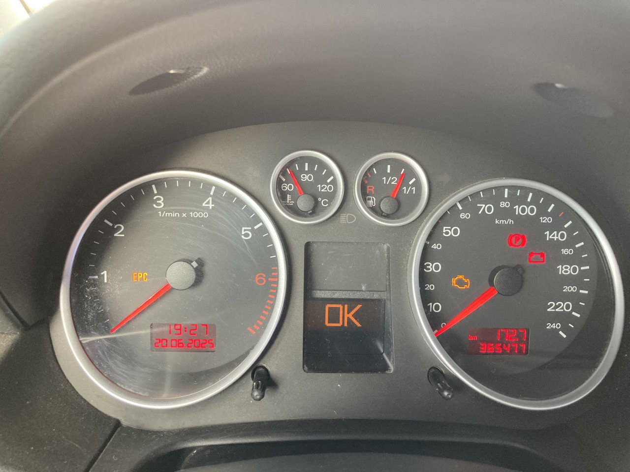 Audi A2 1,4i 5bak Airco/GPS/Alu velgen
