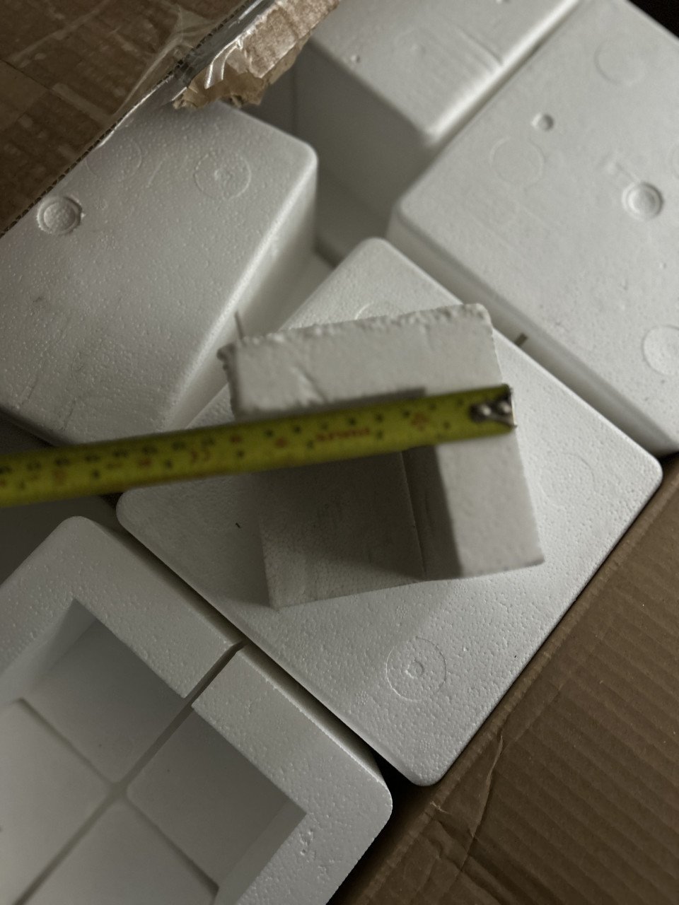 Partij dozen en inpakmateriaal