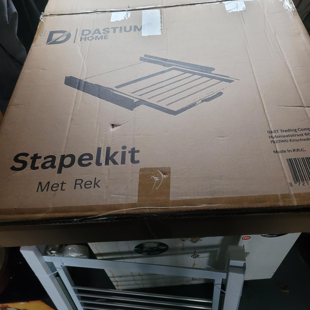 Stapelkit met rek
