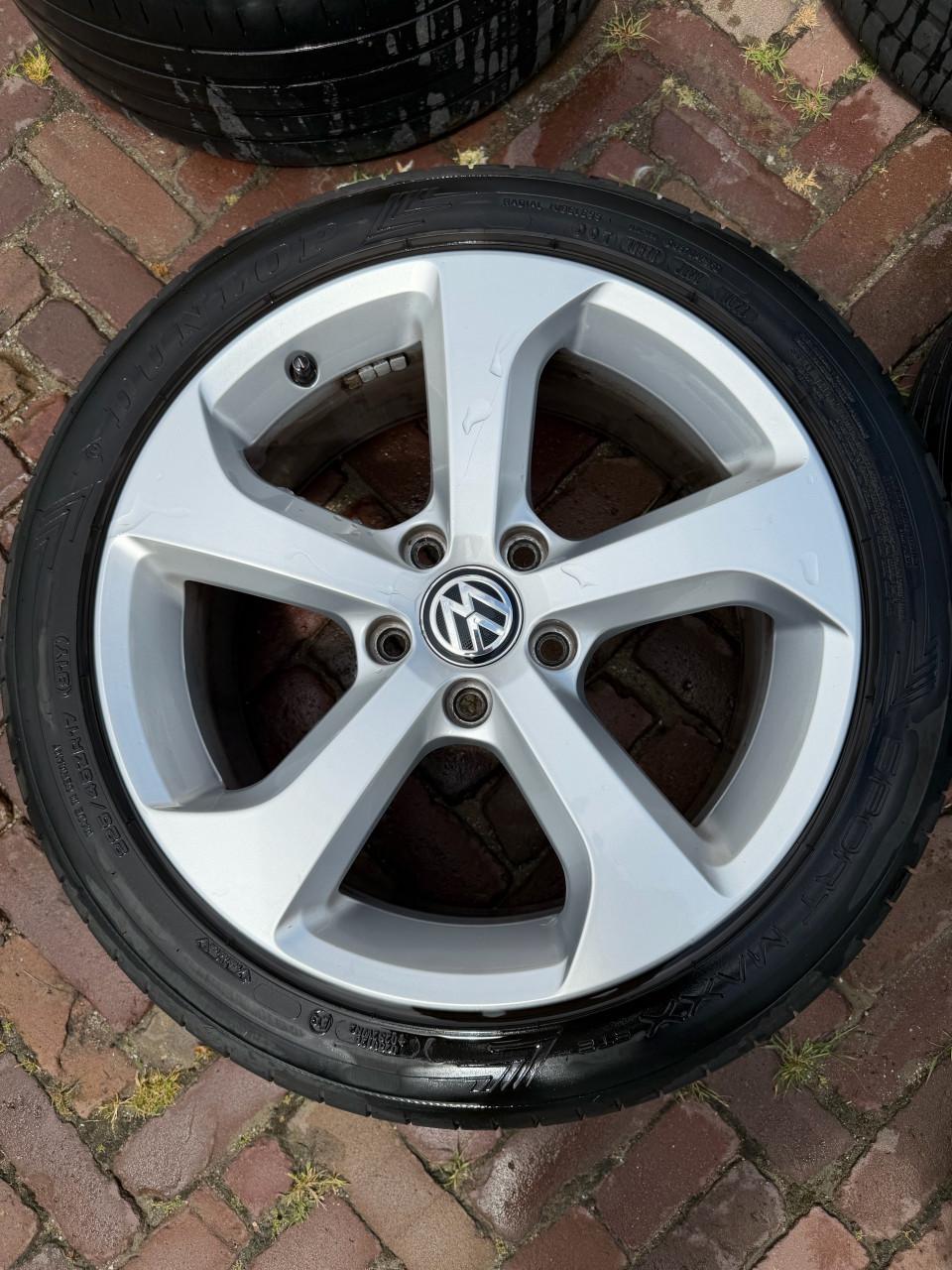 Originele volkswagen borbet velgen 17inch met banden 5x112