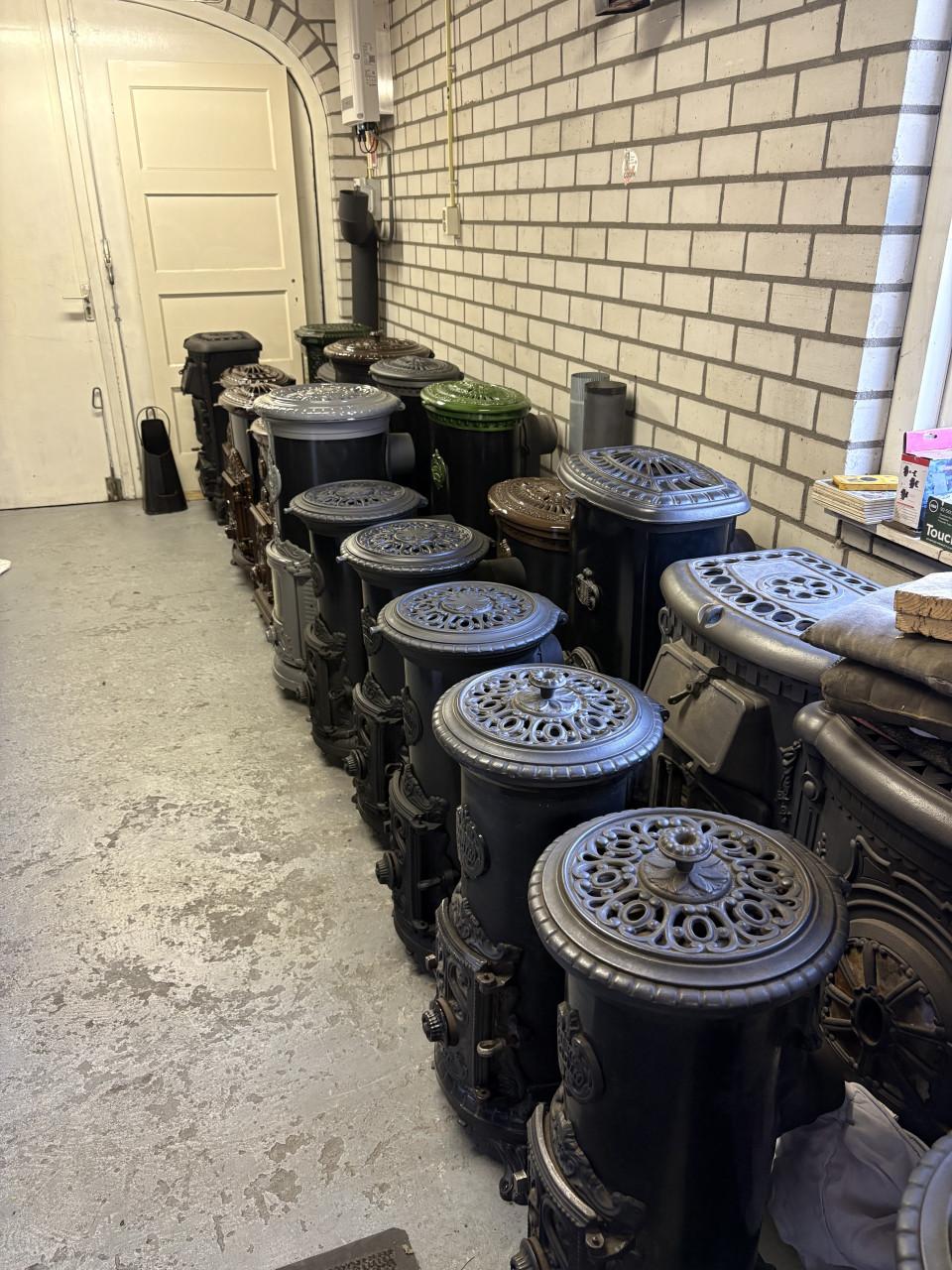 Hagelnieuwe retro ovale gietijzeren houtkachel of kolen 14KW