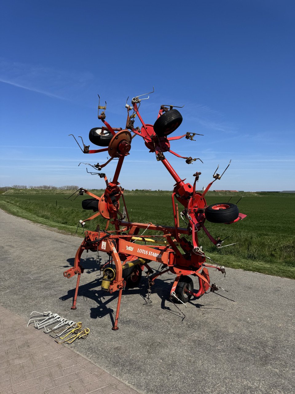 Schudder Lely lotus stabilo 675