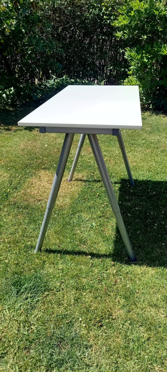 Bureau van Ikea