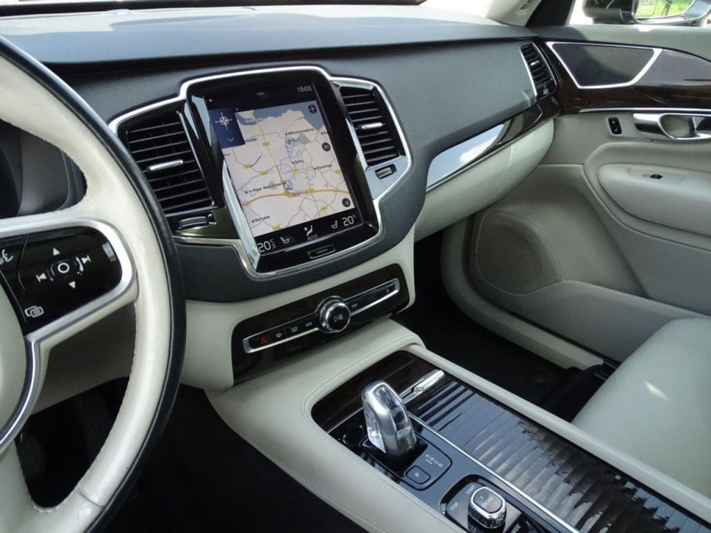 Volvo XC90 2.0 t8 twin engine awd momentum 7-persoons | pano