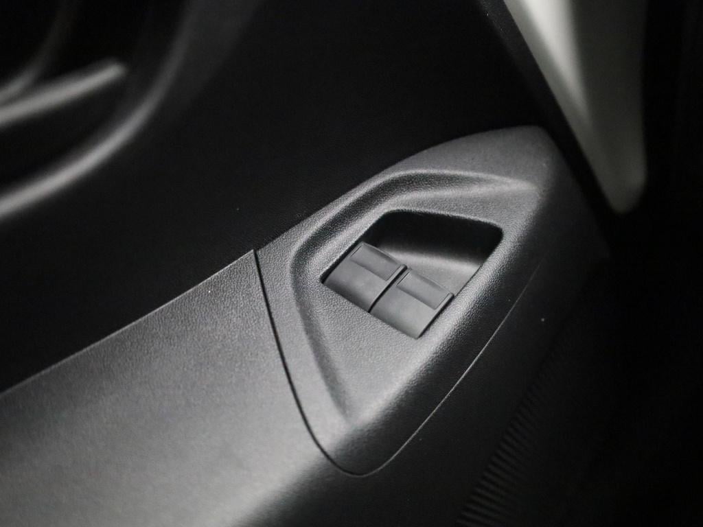 Peugeot 108 1.0 e-vti active | 5-deurs | lage km stand | airco | bluetooth 