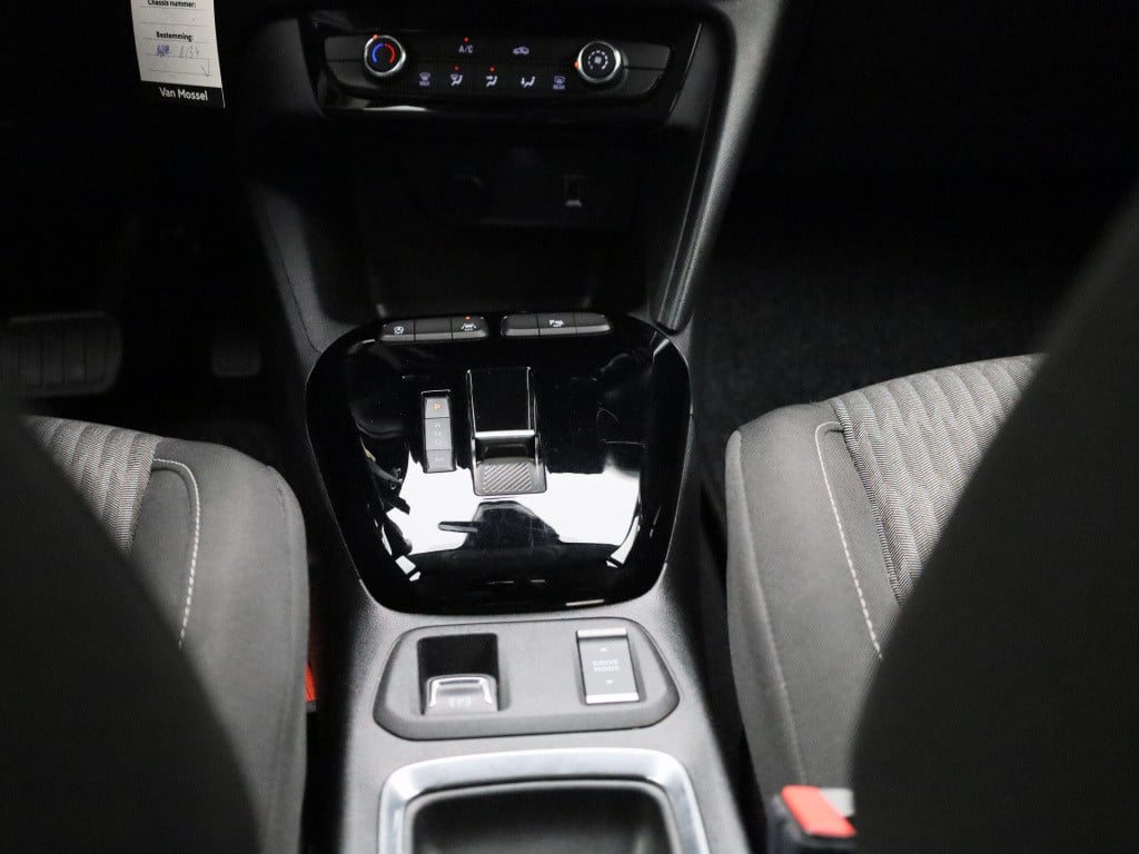 Opel Corsa 1.2 edition | automaat | lmv | parkeer sensoren | dab | airco | 