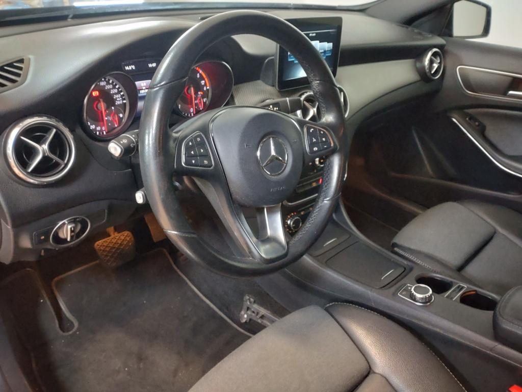 Mercedes-Benz Gla-klasse 180d ambition | automaat