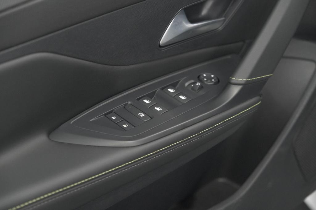 Peugeot 308 sw 1.2 hybrid 136 e-dcs6 gt | camera | adaptieve cruise control