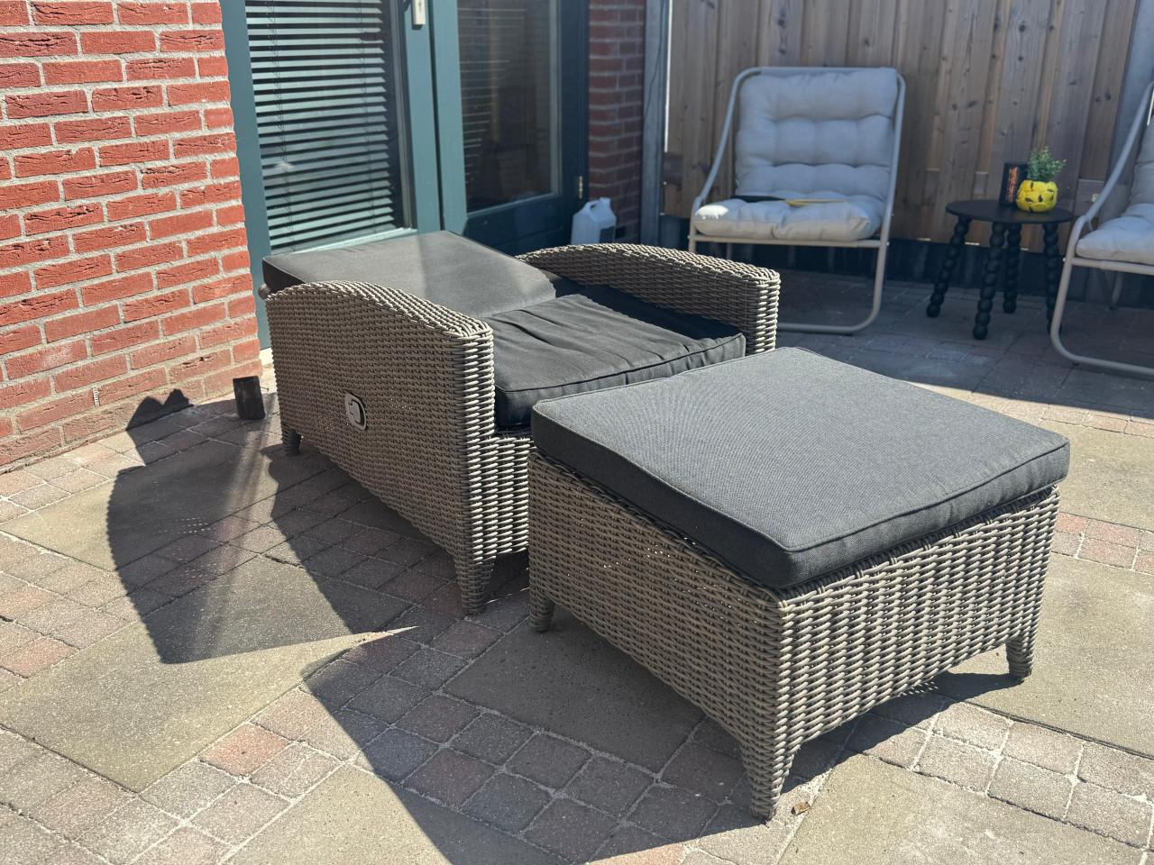 Loungestoel met voetenbank