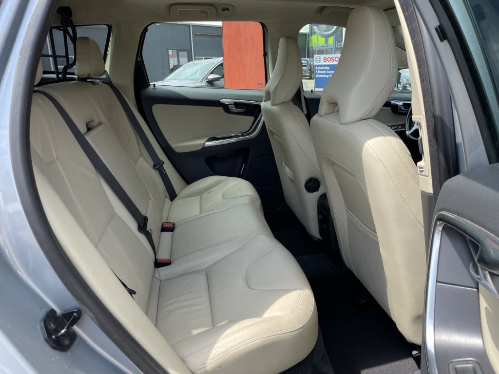 Volvo XC60 2.0 t5 summum plus line automaat | leer | pano | xenon | 18'' lm