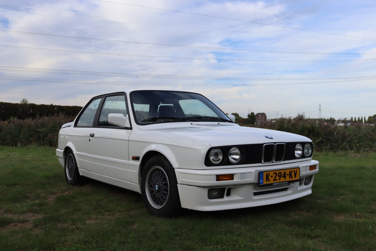 BMW E30 318is