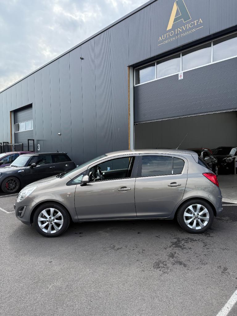 Opel Corsa 1.2 ecoflex selection - airco - stoelverwarming