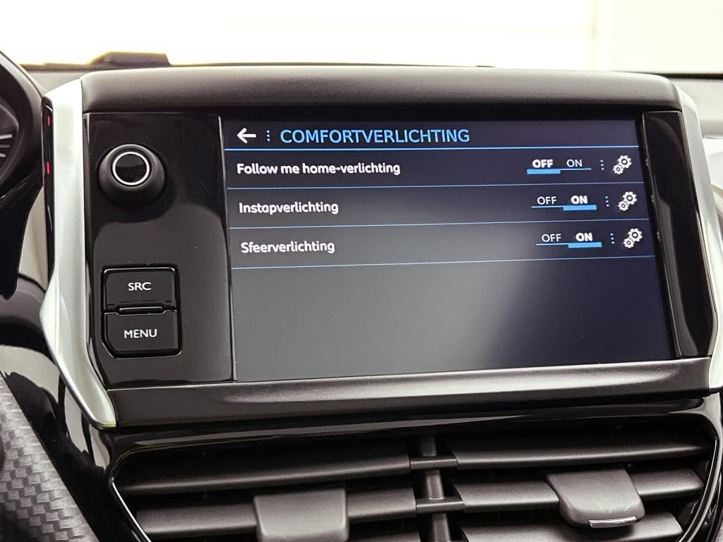 Peugeot 2008 110 pk allure | rijklaar | panoramadak | trekhaak | camera |